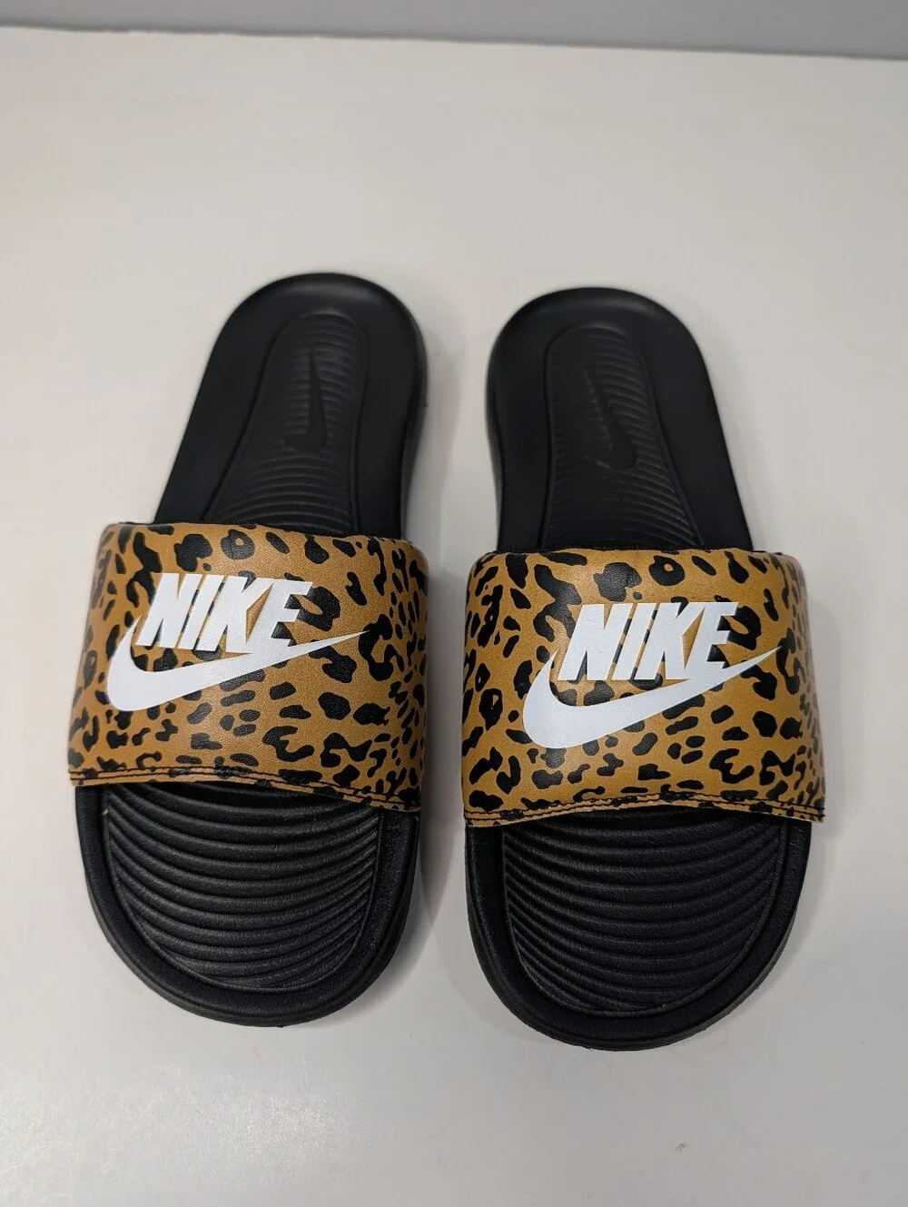 Nike Women's Victori One Cheetah Print Sandal Slides Brown Black 9